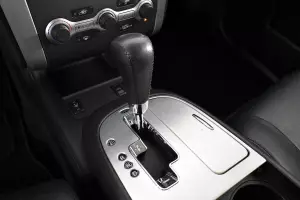 Nissan  10
