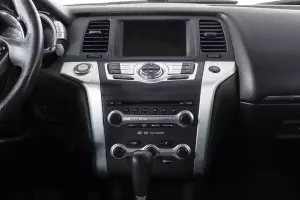 Nissan  9
