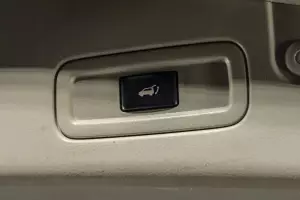 Nissan  10