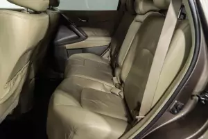 Nissan  2