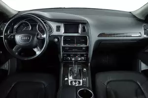 Audi  9