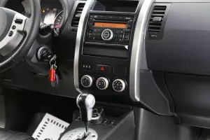 Nissan  11