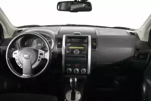 Nissan  10