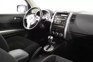Nissan  11
