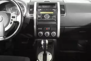Nissan  12