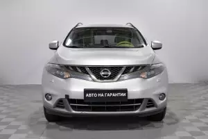 Nissan  2