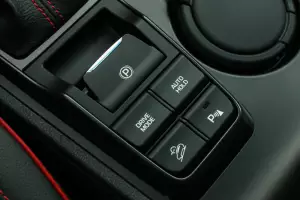Hyundai  12