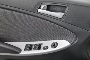 Hyundai  10