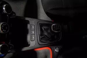 Kia  9