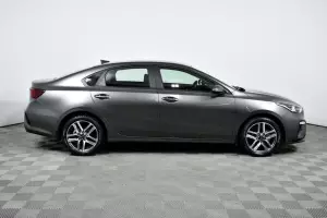 Kia  3