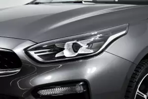 Kia  6