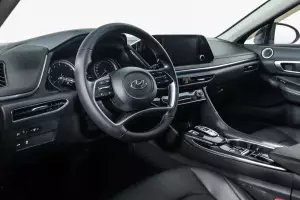 Hyundai  11