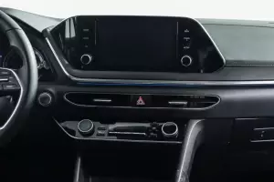 Hyundai  12