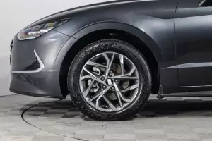 Hyundai  7