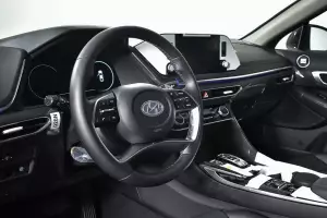 Hyundai  13