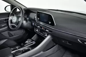 Hyundai  9