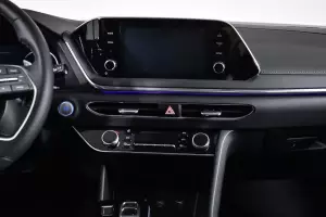 Hyundai  8