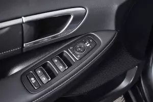 Hyundai  6