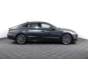 Hyundai  21