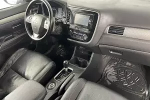 Mitsubishi  6