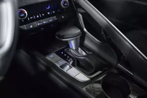 Hyundai  10