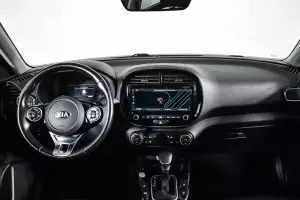 Kia  11