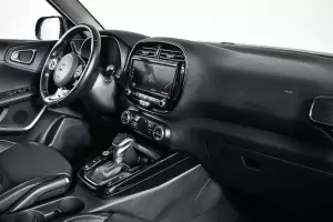 Kia  12