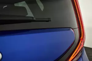 Kia  8