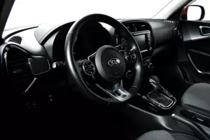Kia  10