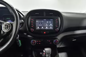 Kia  11