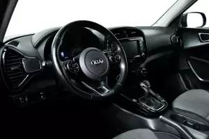 Kia  10