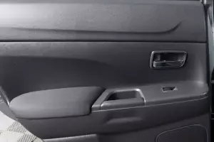 Mitsubishi  5