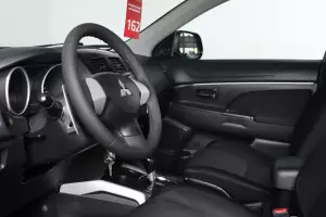 Mitsubishi  17