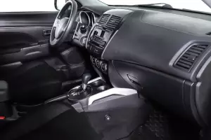 Mitsubishi  7
