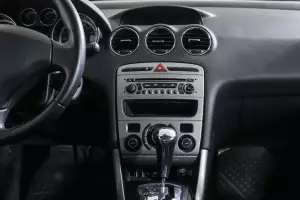 Peugeot  8