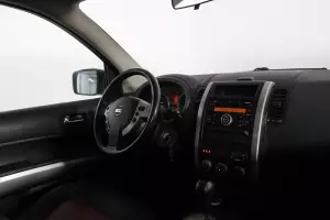 Nissan  12