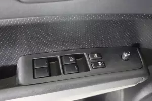 Nissan  10