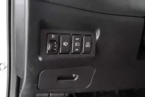Nissan  9