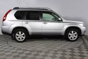 Nissan  19