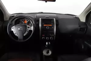 Nissan  16