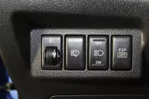 Nissan  6