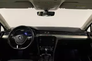 Volkswagen  8
