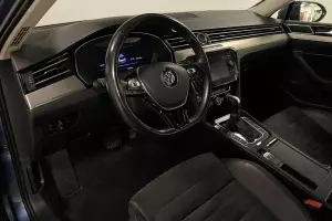 Volkswagen  9