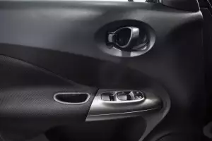 Nissan  11