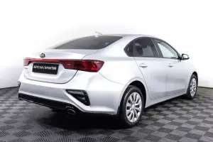 Kia  15