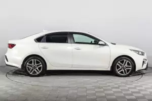 Kia  3