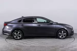 Kia  3