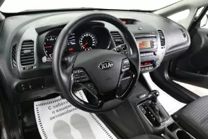 Kia  9