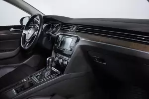Volkswagen  8