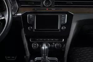 Volkswagen  9